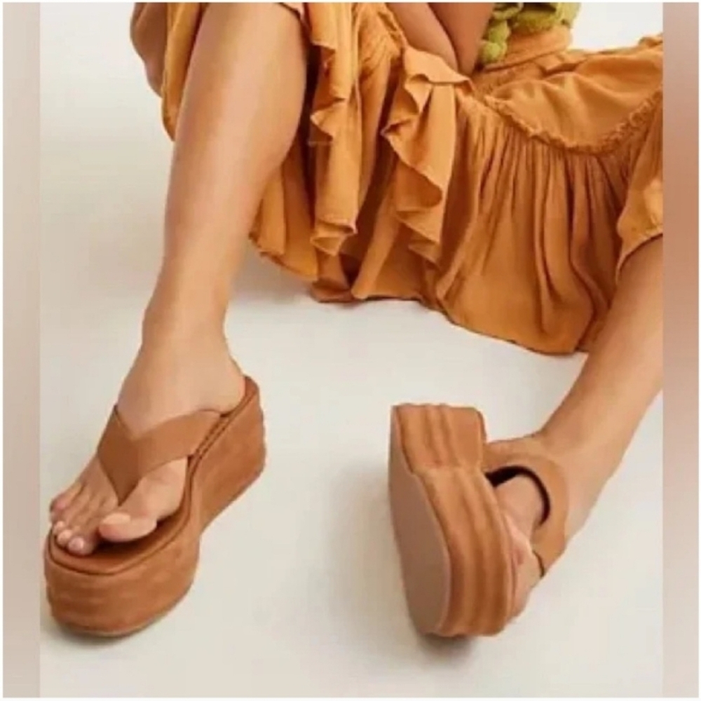 Free People Haven Thong Leatger Suede Flip Flop Women's Tan Platform Sandals
